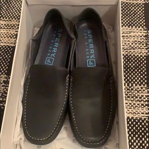 Navy blue Sperrys